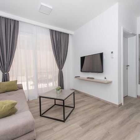 Apartments By The Sea Makarska - 19134 Номер фото