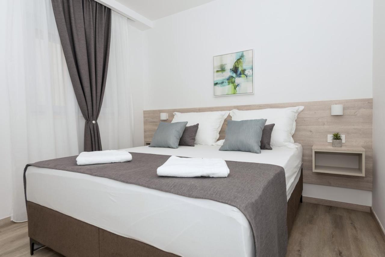 Apartments By The Sea Makarska - 19134 Экстерьер фото