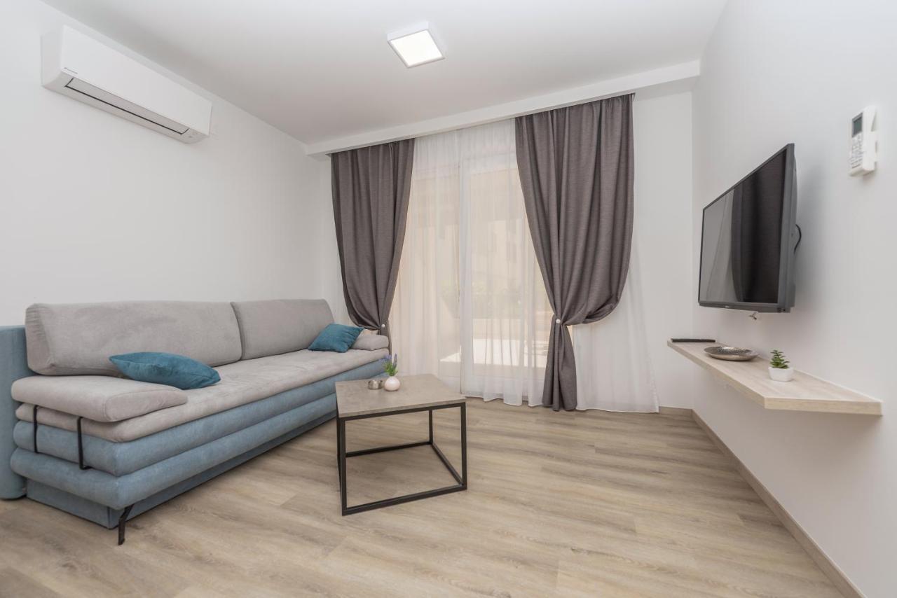 Apartments By The Sea Makarska - 19134 Экстерьер фото