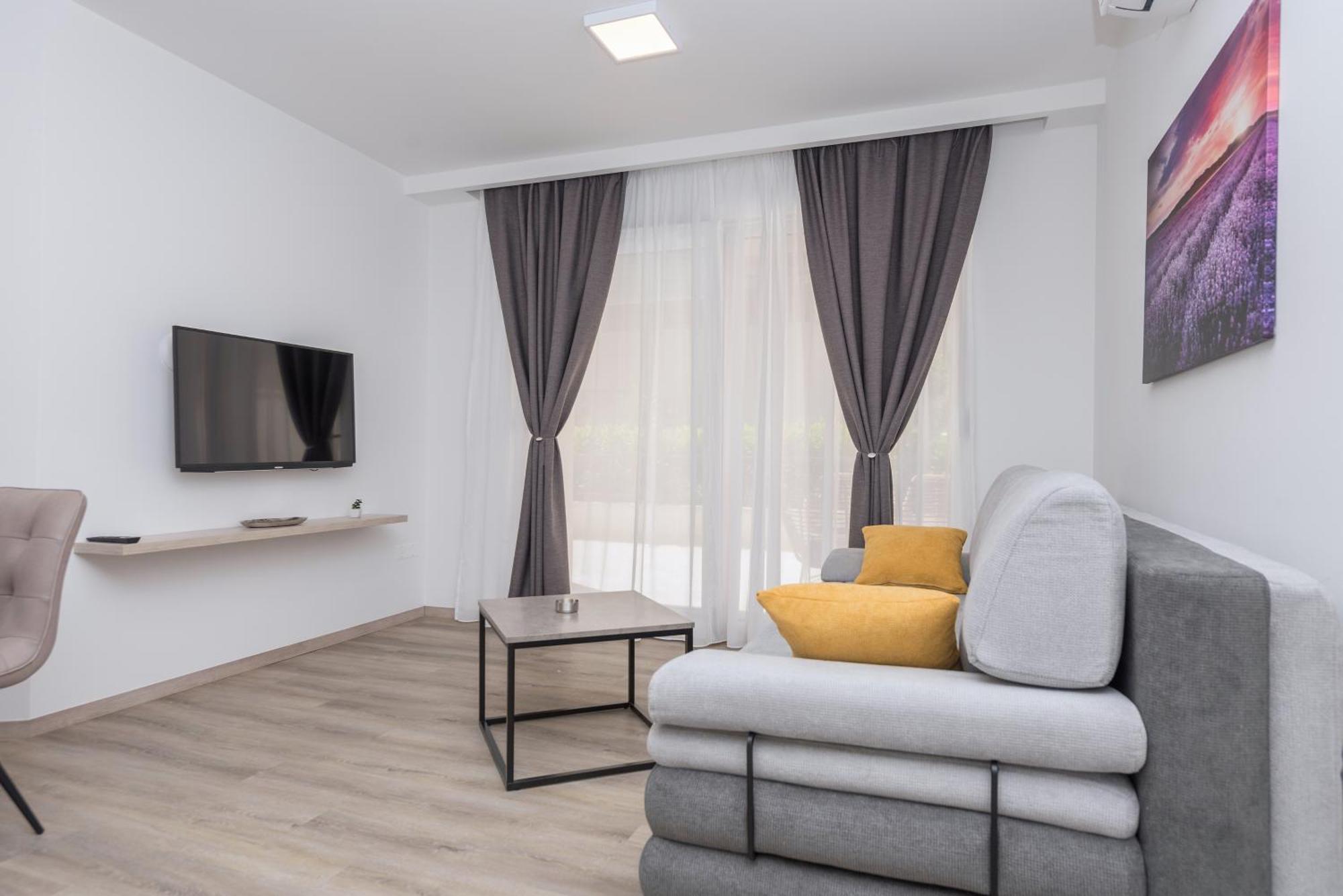 Apartments By The Sea Makarska - 19134 Номер фото