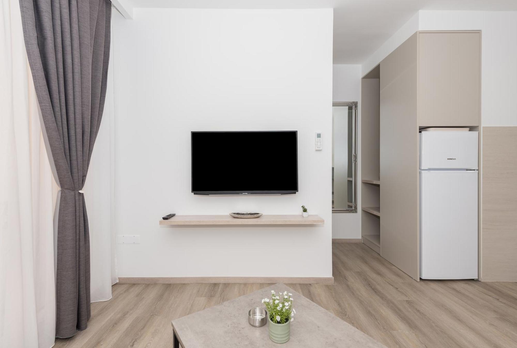 Apartments By The Sea Makarska - 19134 Номер фото